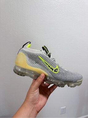 Nike vapormax grey and green